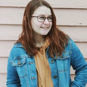 Meet your Posher, Rebecca